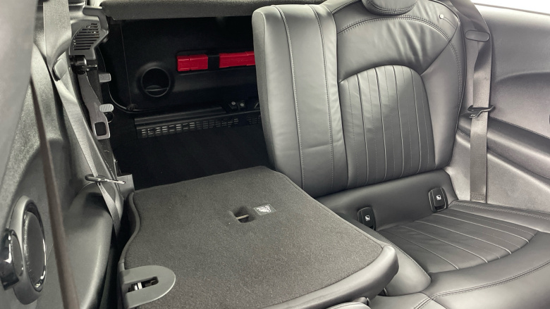 MINI Hatchback 135kW Cooper S Level 3 33kWh 3dr Auto Electric Hatchback